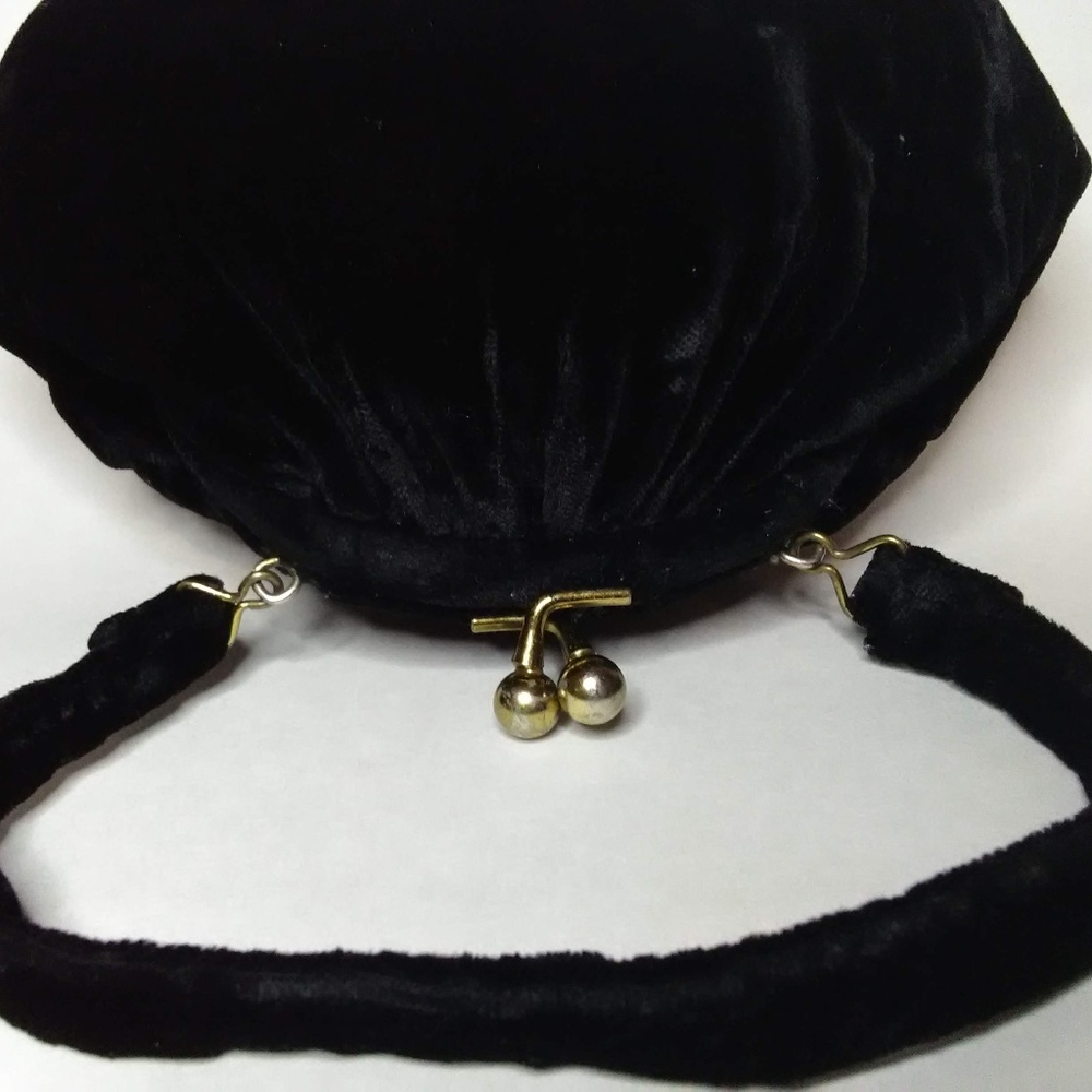 Late 1930's Authentic Vintage Black Velvet Purse - Picture 4 of 6